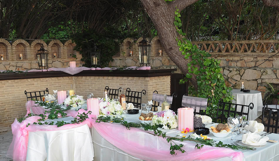 Image: http://www.bookyourweddingday.com/images/media/uploadfiles/Irida_002 1.jpg